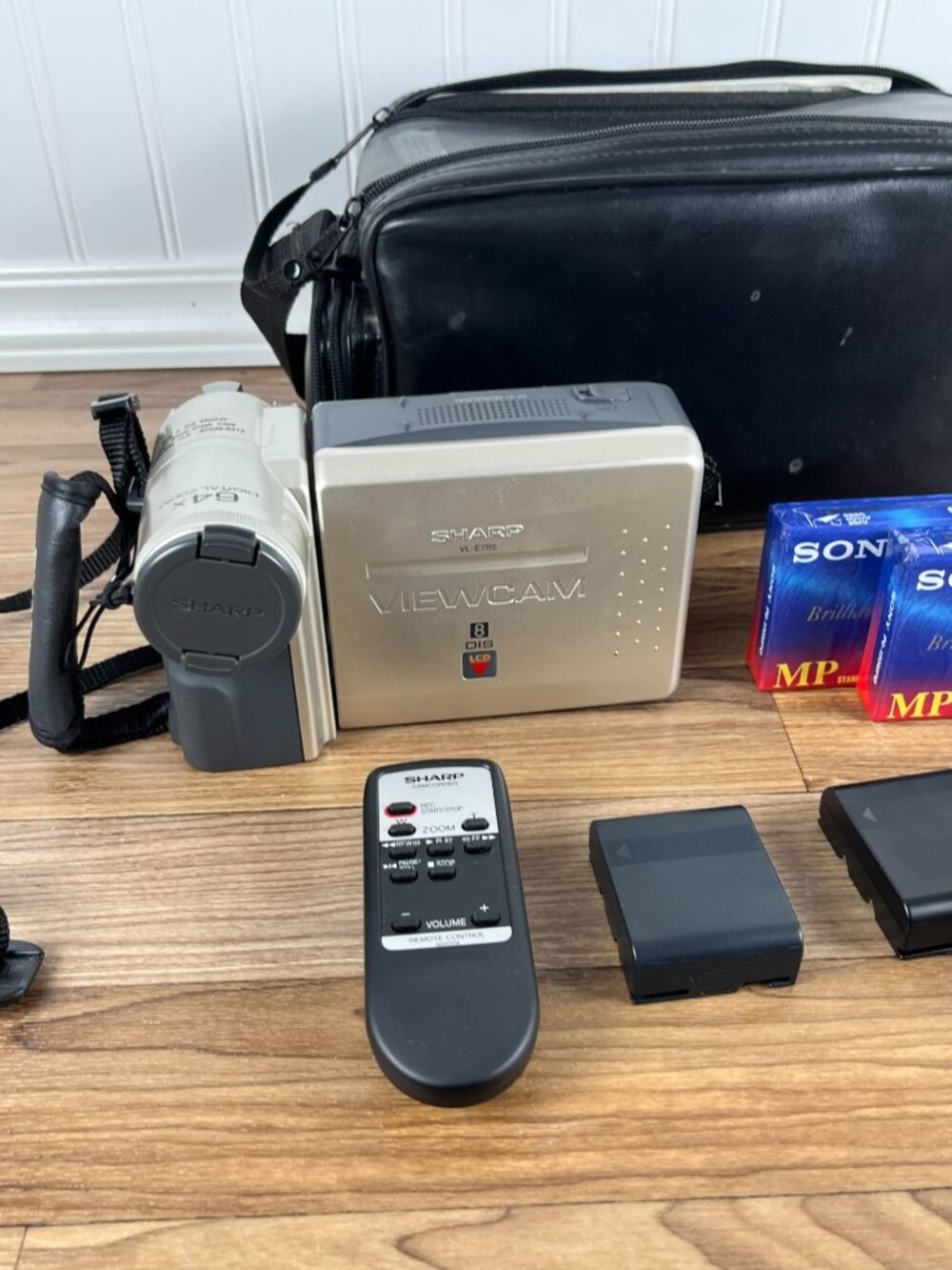 Sharp VL-E785 Viewcam Camcorder Camera & Accessories Tapes TESTED NO BATTERY CHA - Picture 6 of 16